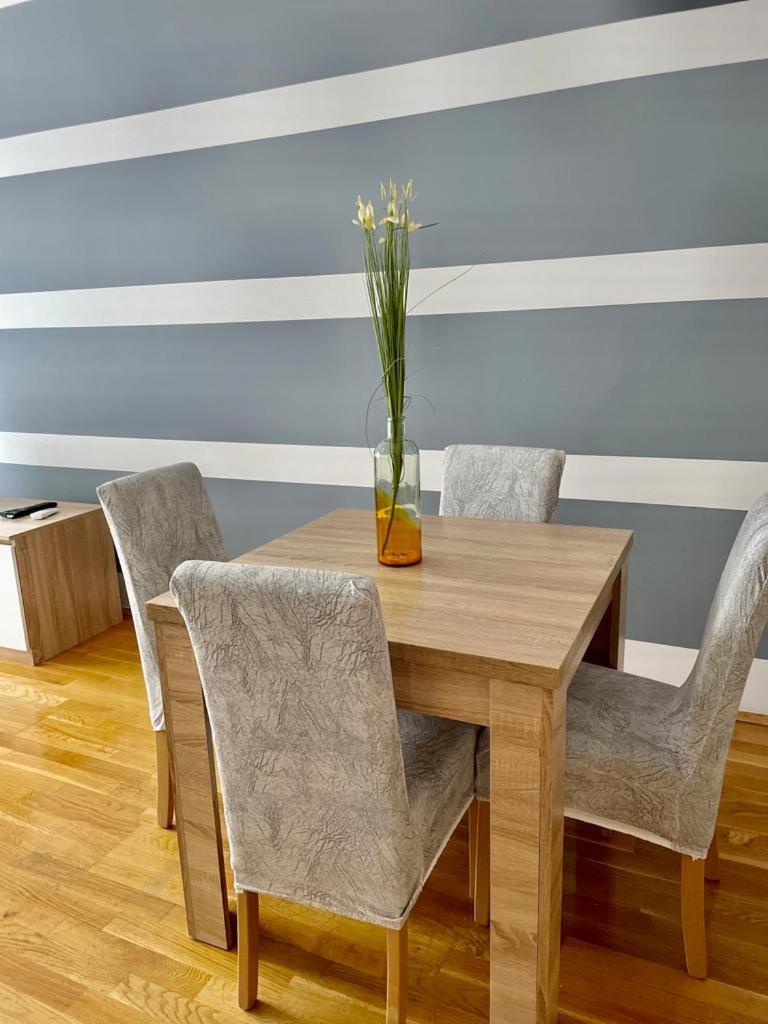 Naki Apartmani Podgorica Habitación foto